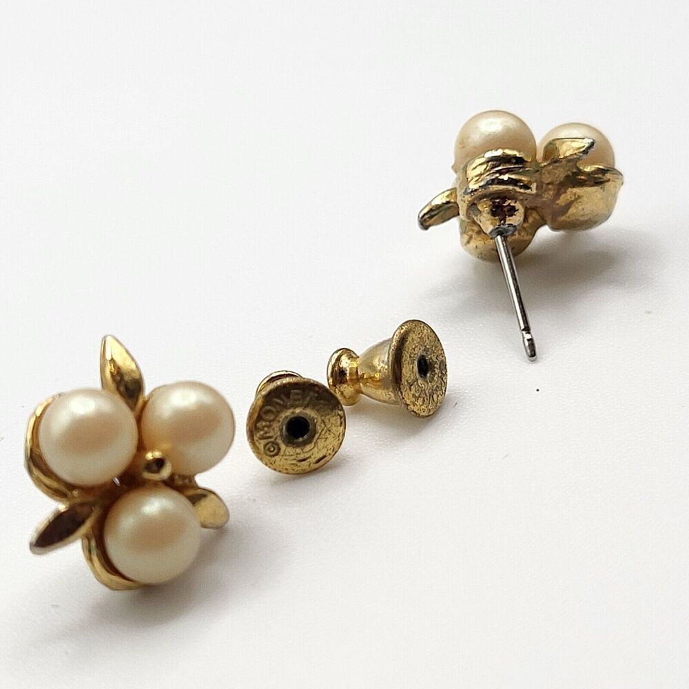 Vintage Monet Post Stud Earrings Triple Pearl and Gold Leaves .5 in - Picture 3 of 6